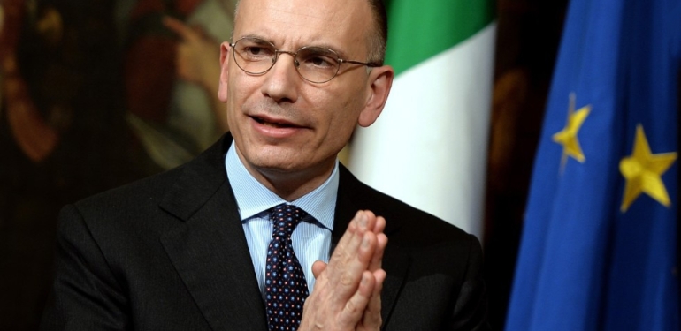 Pompeo ve Çavuşoğlu NATO toplantısında gerildi!