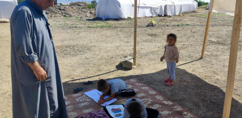 Çadırlarda yaşayan çocukların eğitimi için harekete geçildi