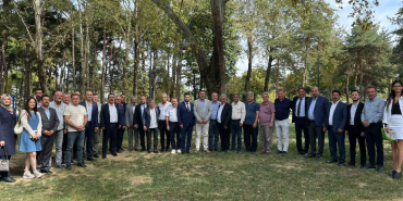 BURSA'NIN TARIM VE HAYVANCILIĞI İÇİN ÖNEMLİ ADIM BURSA'DA TARIM VE HAYVANCILIĞIN PLANLANMASI, SAĞLIKLI BÜYÜMESİ VE KATMA DEĞERLİ HALE GELMESİ İÇİN BÜYÜKŞEHİR BELEDİYESİ TARIM AŞ. ÖNCÜLÜĞÜNDE TARIM KOORDİNASYON KURULU İLK TOPLANTISINI YAPTI TARIM VE PEYZAJ AŞ GENEL MÜDÜRÜ SEDAT AKAR: "HEDEFİMİZ BURSA'NIN TARIM VE HAYVANCILIĞINI PLANLI, BİLİNÇLİ BÜYÜTÜP KATMA DEĞERLİ HALE GETİRMEK"