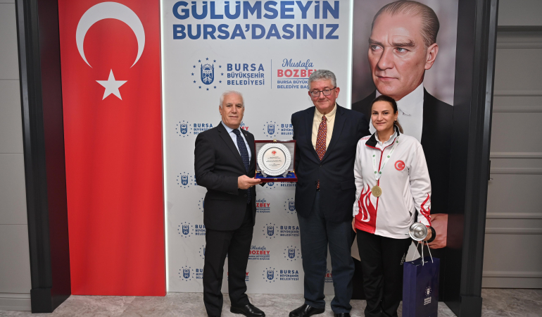 Başkan Bozbey Dünya Şampiyonunu ağırladı