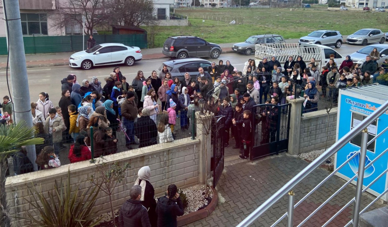 ŞAMPİYON OKULUN BURSLULUK SINAVINA YOĞUN KATILIM