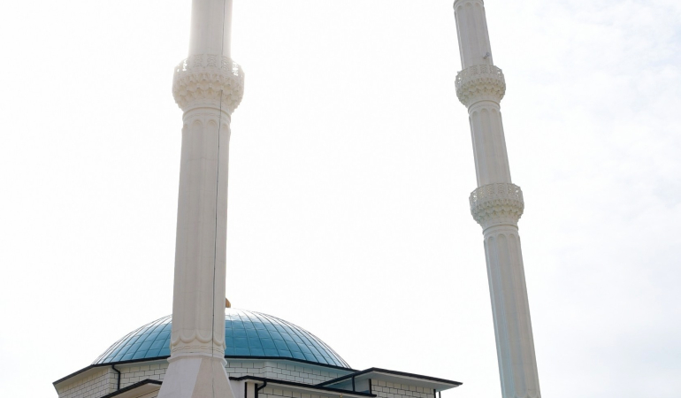 Aydınlar cami dualarla hizmete girdi