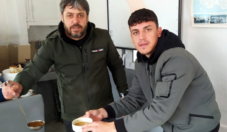 Osmanlının ilk Başşehir Yenişehir’de tarihi köyde vatandaşlara özel çorba ikram ediliyor