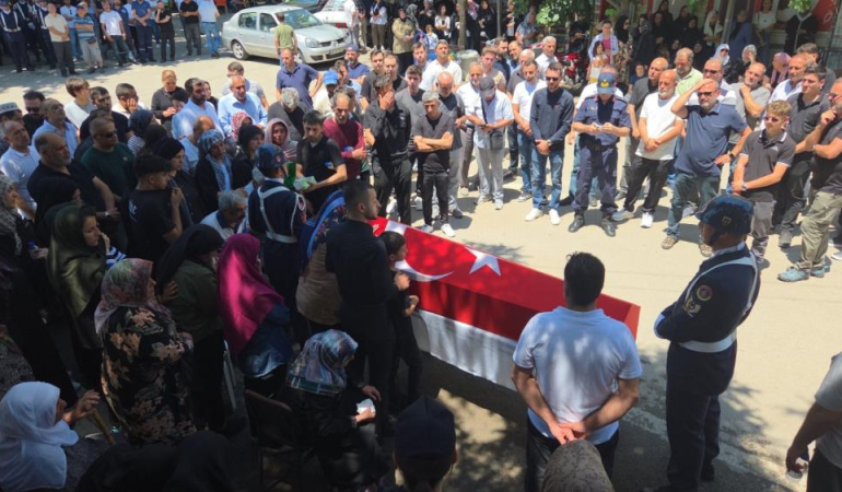 Kolon kanserine yenik düşen uzman jandarma son yolculuğuna uğurlandı