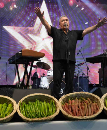 BURSA'DA PAMELA VE ÜMİT BESEN RÜZGARI 10’NCU ULUSLARARASI ALTIN BİBER FESTİVALİ ÜMİT BESEN VE PAMELA KONSERİ İLE SONA ERDİ