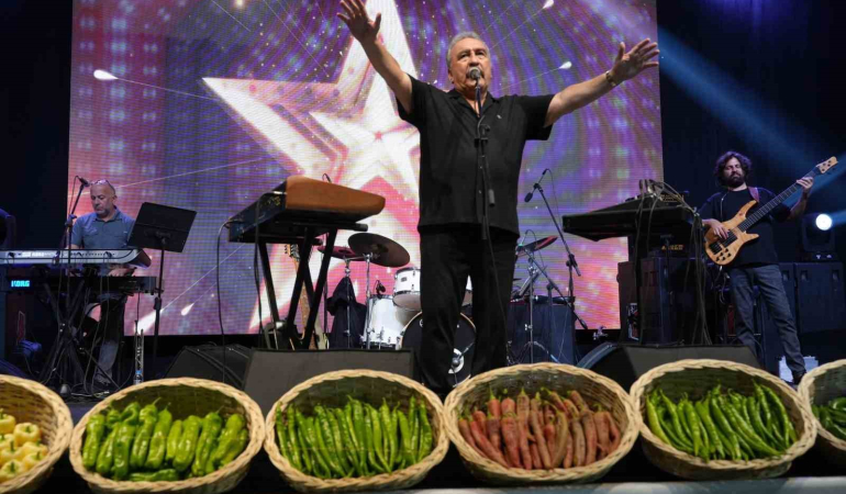 Bursa’da Pamela ve Ümit Besen rüzgarı