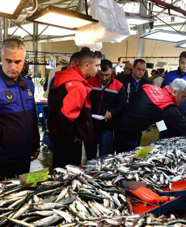 YENİŞEHİR’DE BALIK PAZARI’NA SIKI DENETİM