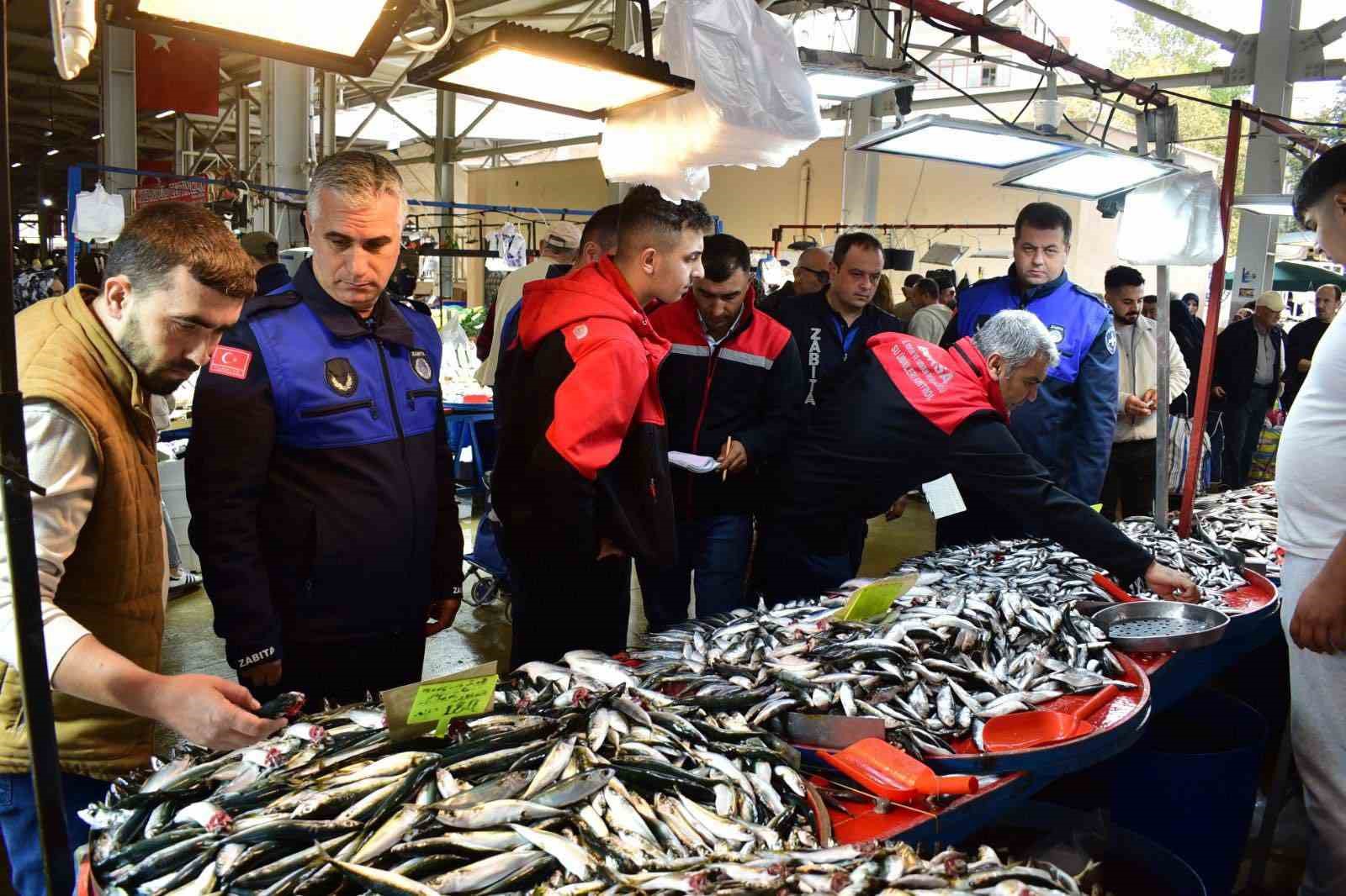 YENİŞEHİR’DE BALIK PAZARI’NA SIKI DENETİM
