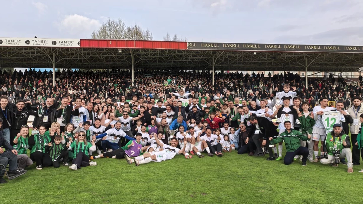 Inegol kafkas spor kulubu sampiyon olarak tff 2 lige yukseldi twrm