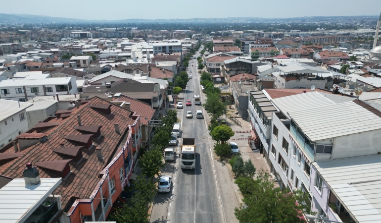Büyükşehir Üçevler Mahallesi’nde asfalt yeniliyor